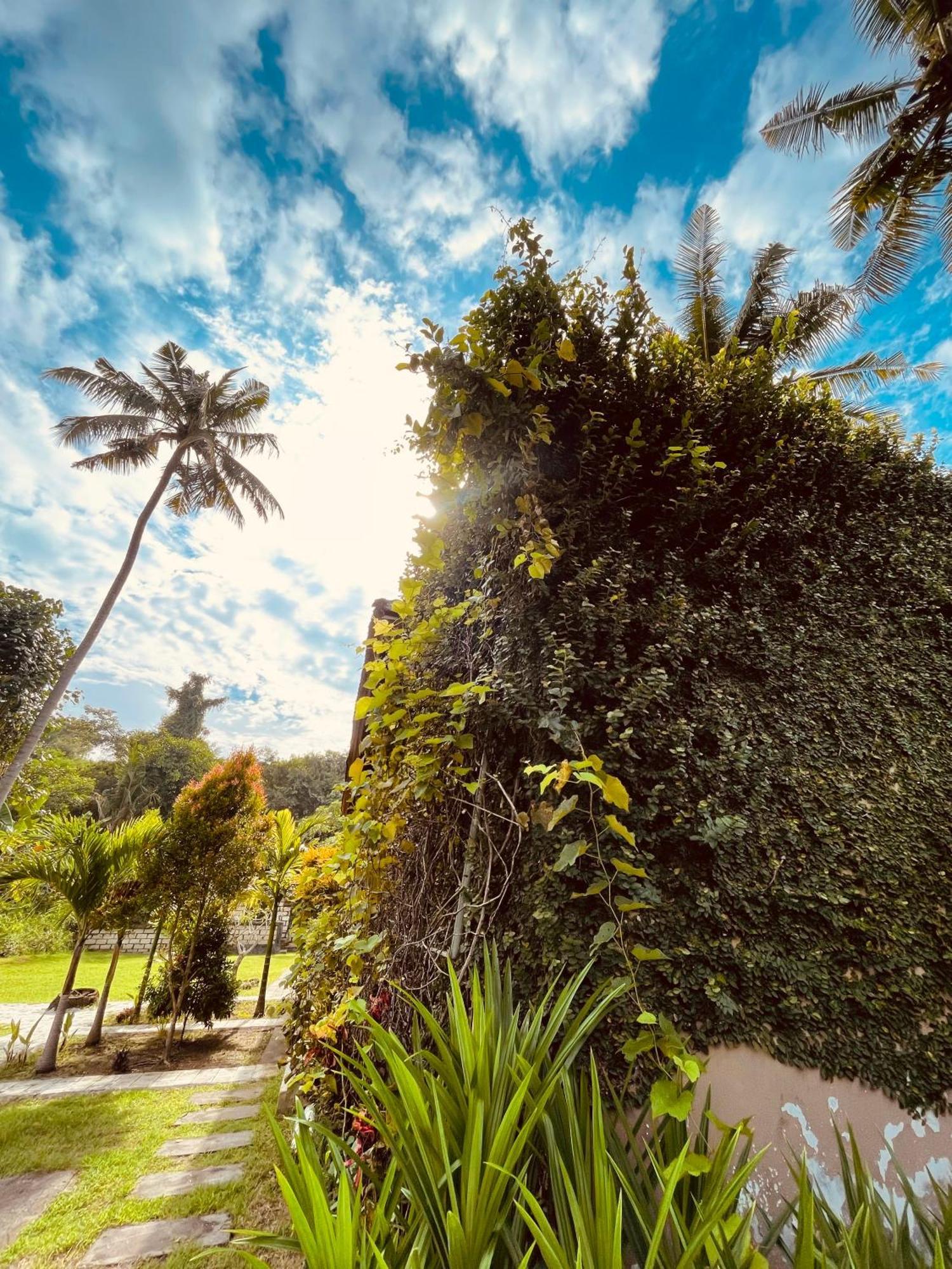 Apit Lawang Villas & Resto Batununggul Zewnętrze zdjęcie